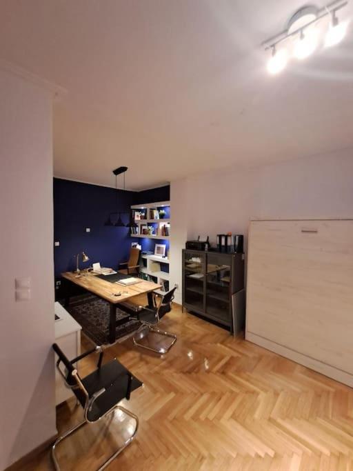 Chic Comfort: Where Cozy Meets Professional Atenas Exterior foto