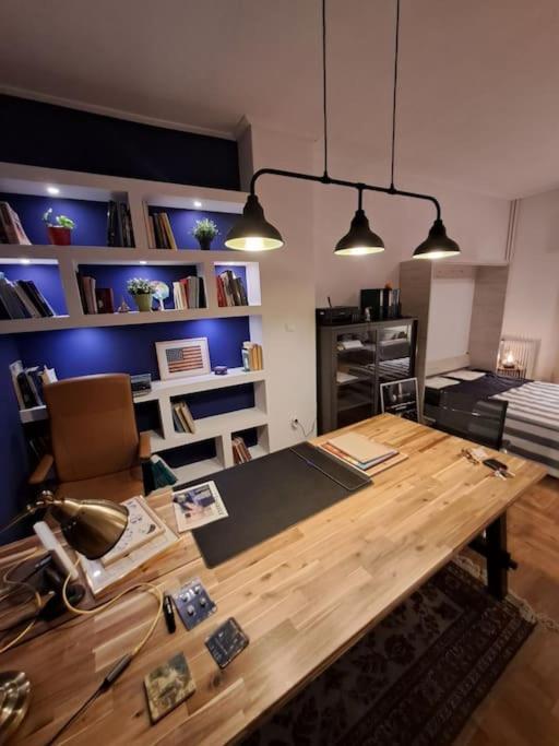 Chic Comfort: Where Cozy Meets Professional Atenas Exterior foto