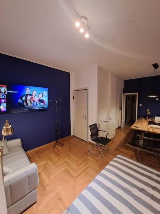 Chic Comfort: Where Cozy Meets Professional Atenas Exterior foto
